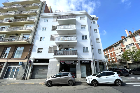 Garage à Mataro, Barcelona, Espagne 374 m2 No. 191591