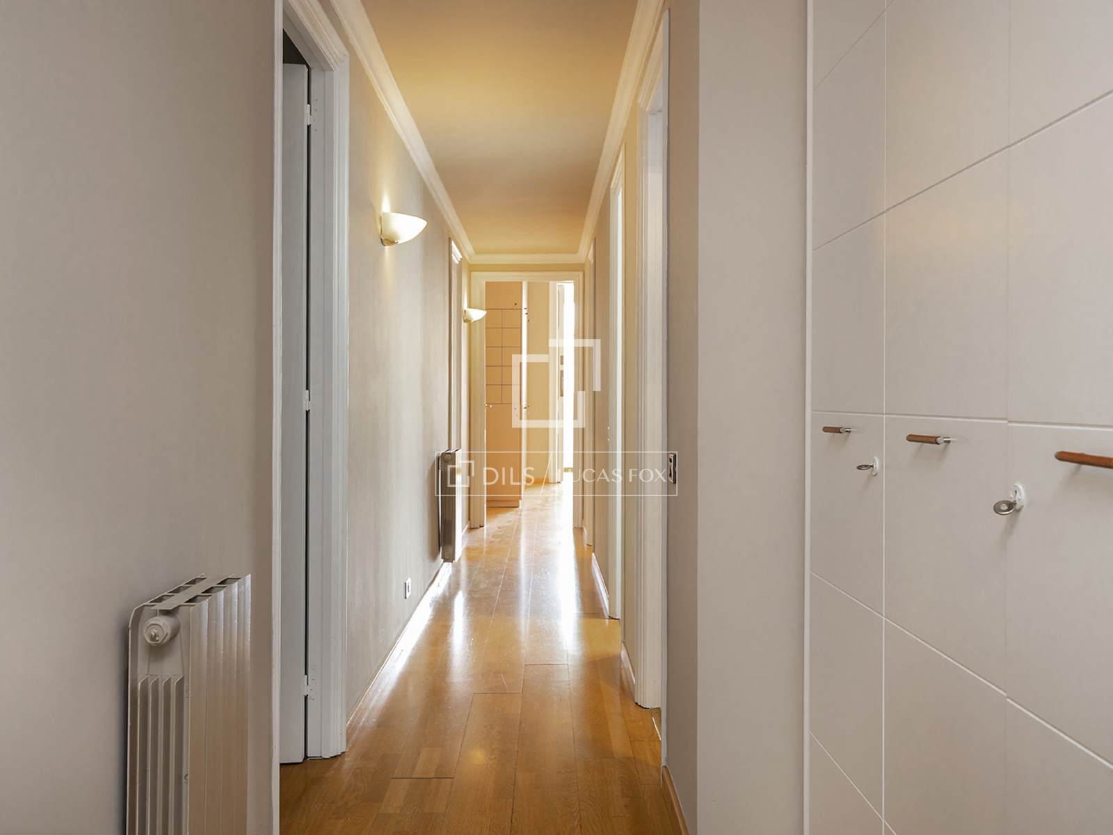 Apartment à Barcelona, Espagne 4 chambres, 200 m2 No. 192846