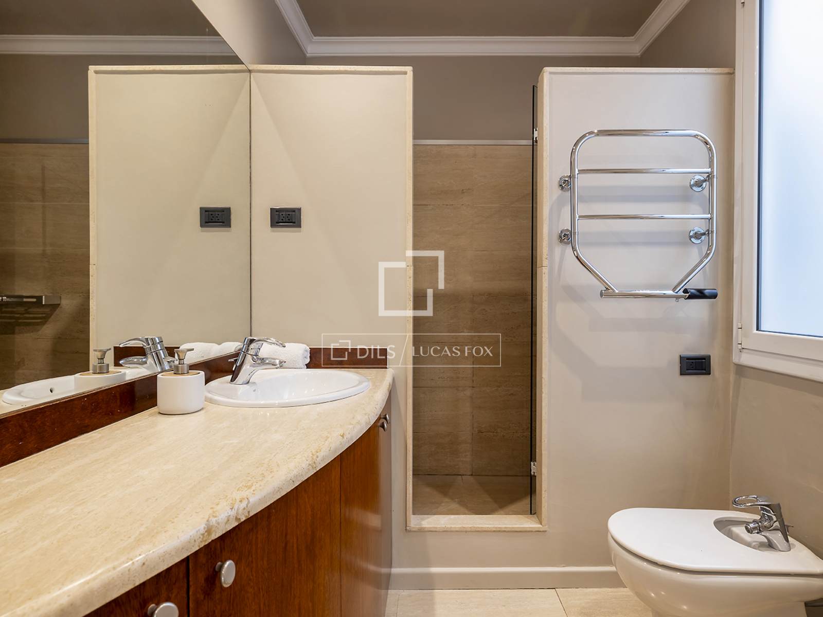 Apartment à Barcelona, Espagne 4 chambres, 200 m2 No. 192846