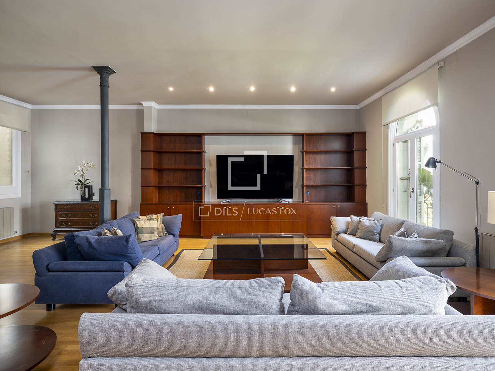 Apartment à Barcelona, Espagne 4 chambres, 200 m2 No. 192846