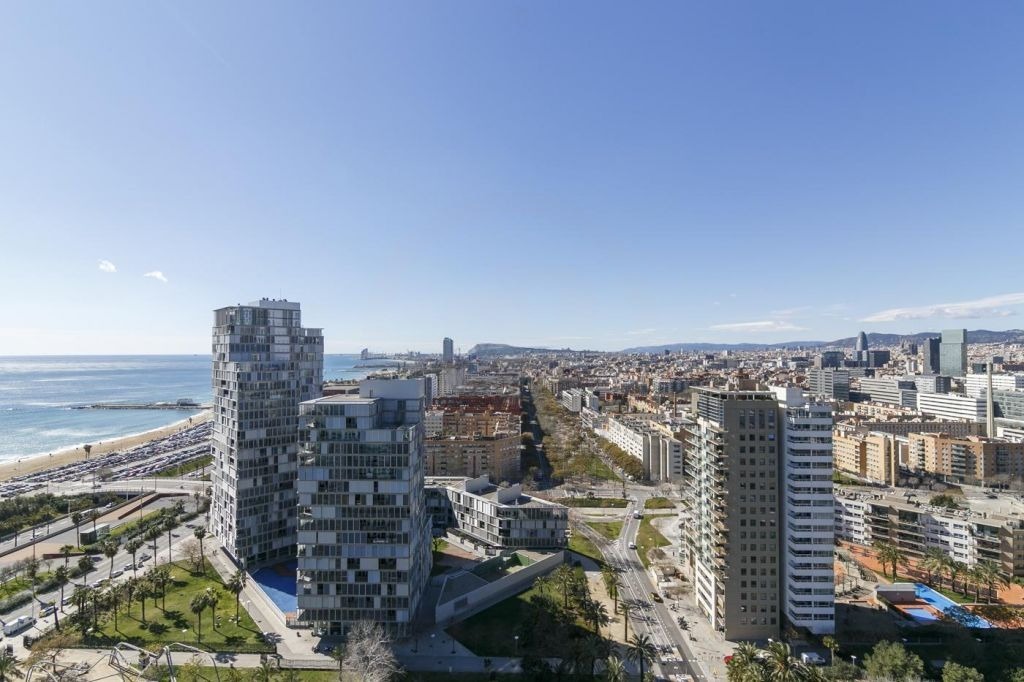 Apartment in Barcelona, Spain 4 bedrooms, 160 sq.m. No. 141007