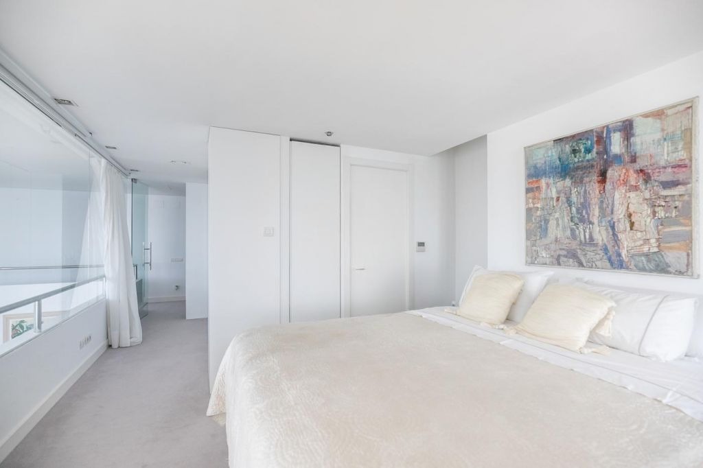 Apartment in Barcelona, Spain 4 bedrooms, 160 sq.m. No. 141007
