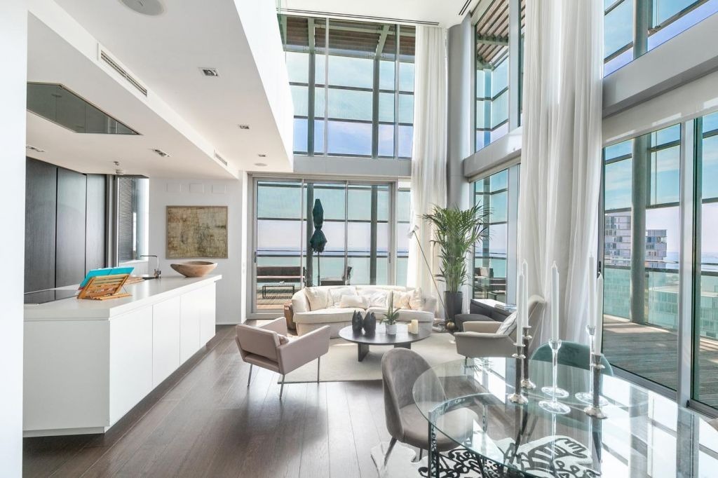 Apartment in Barcelona, Spain 4 bedrooms, 160 sq.m. No. 141007