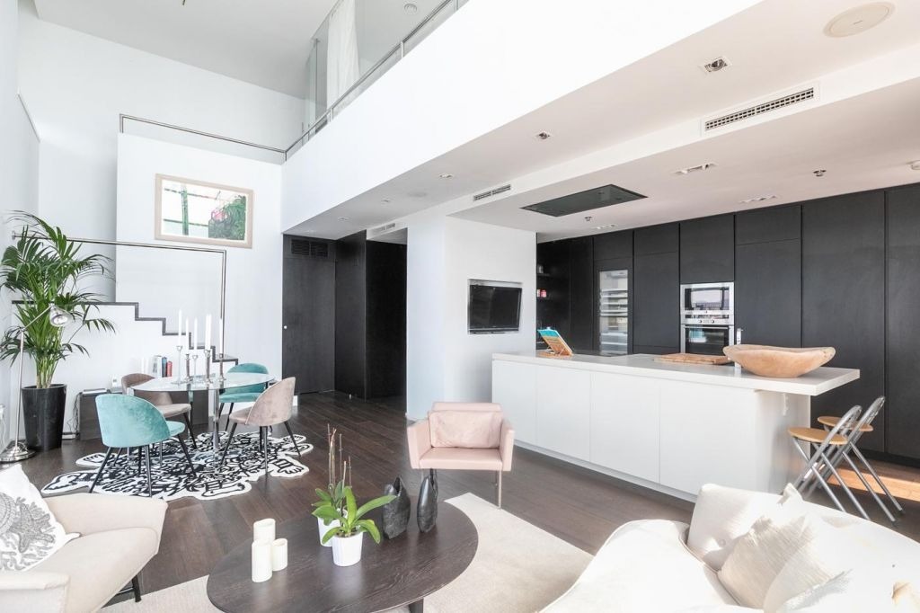 Apartment in Barcelona, Spain 4 bedrooms, 160 sq.m. No. 141007