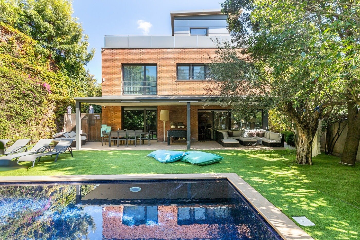 House à Barcelona, Espagne 5 chambres,  No. 141008