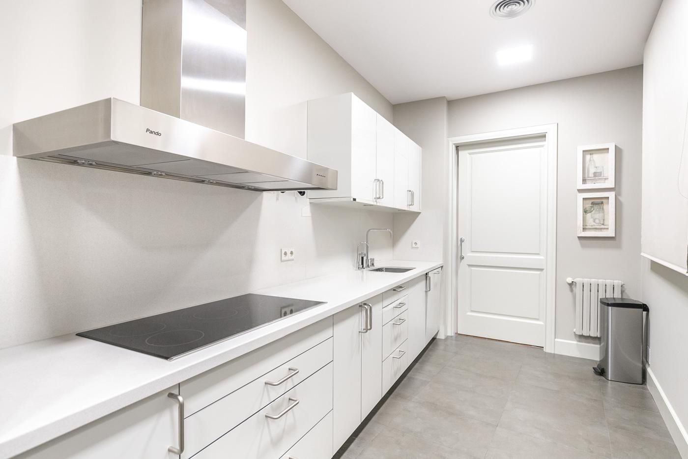 Huoneisto Barcelona, Espanja 4 makuuhuonetta, 220 m2 No. 141006