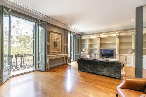 Apartament w Barcelona, Hiszpania 4 sypialnie, 220 mkw. nr 141006
