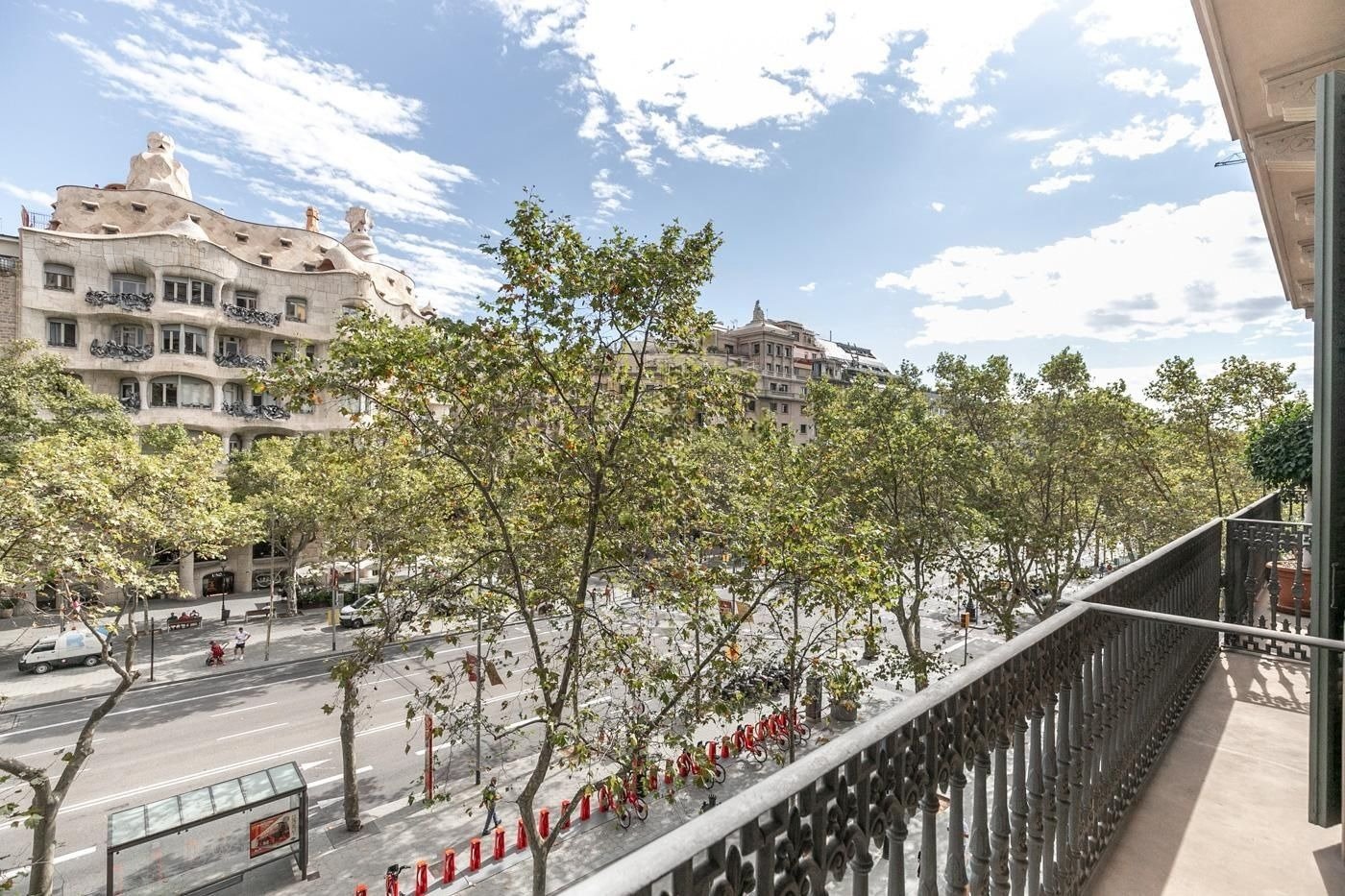 Huoneisto Barcelona, Espanja 4 makuuhuonetta, 220 m2 No. 141006