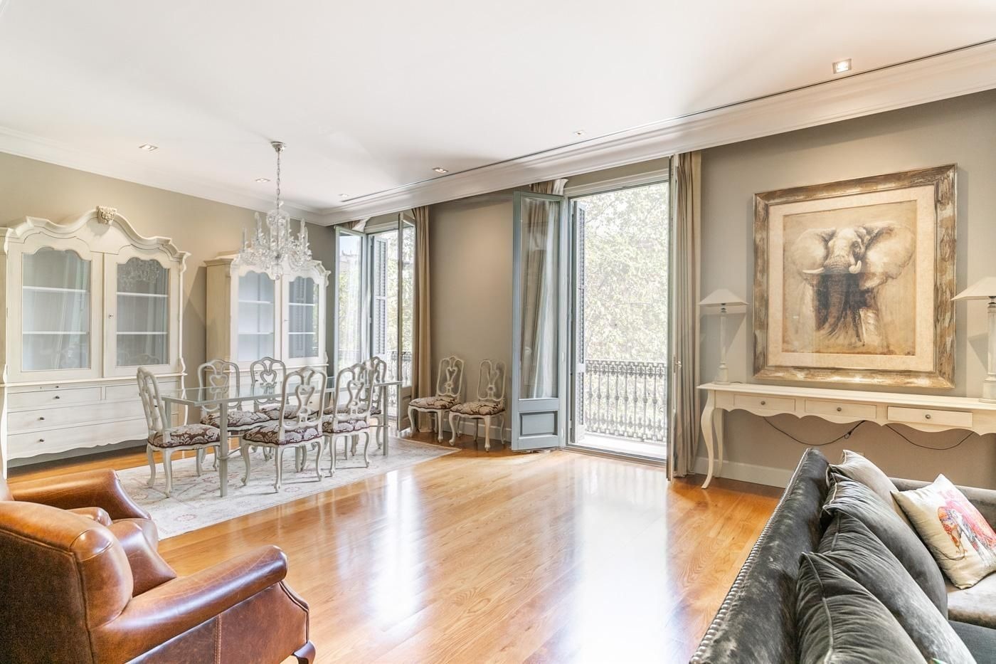 Huoneisto Barcelona, Espanja 4 makuuhuonetta, 220 m2 No. 141006
