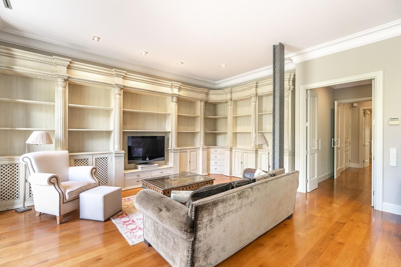 Huoneisto Barcelona, Espanja 4 makuuhuonetta, 220 m2 No. 141006