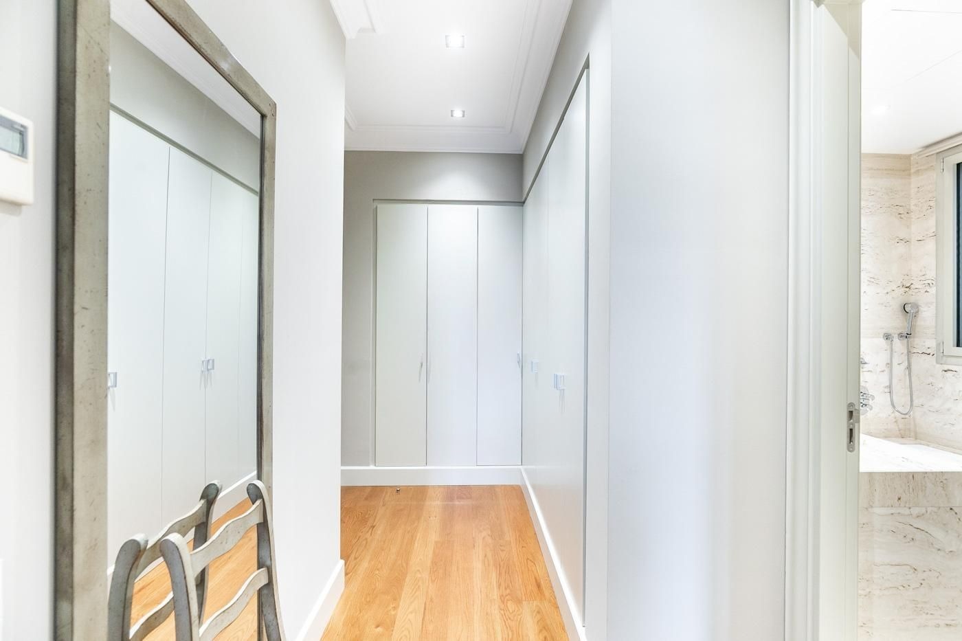 Huoneisto Barcelona, Espanja 4 makuuhuonetta, 220 m2 No. 141006
