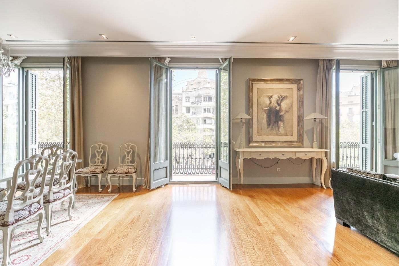 Huoneisto Barcelona, Espanja 4 makuuhuonetta, 220 m2 No. 141006
