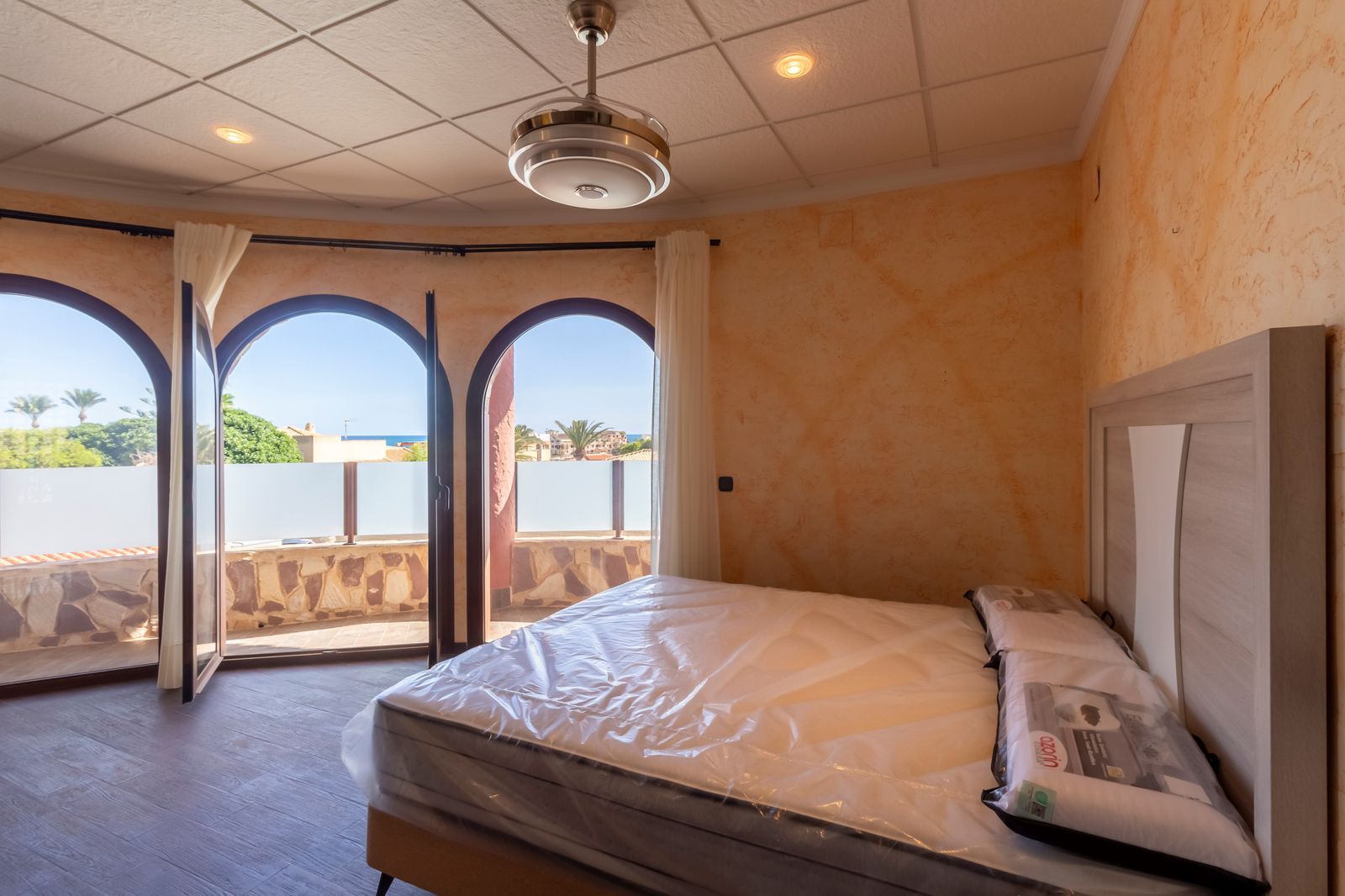 Huvila La Zenia, Alicante, Espanja 624 m2 No. 190779