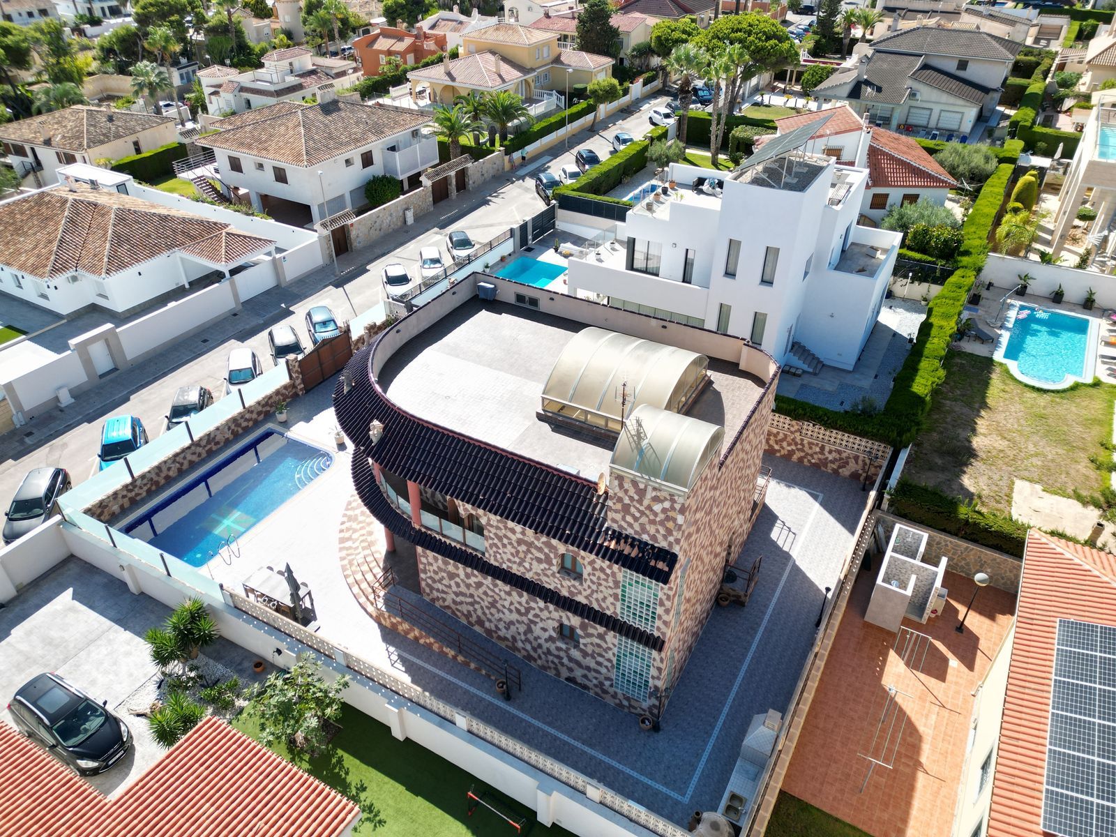Huvila La Zenia, Alicante, Espanja 624 m2 No. 190779