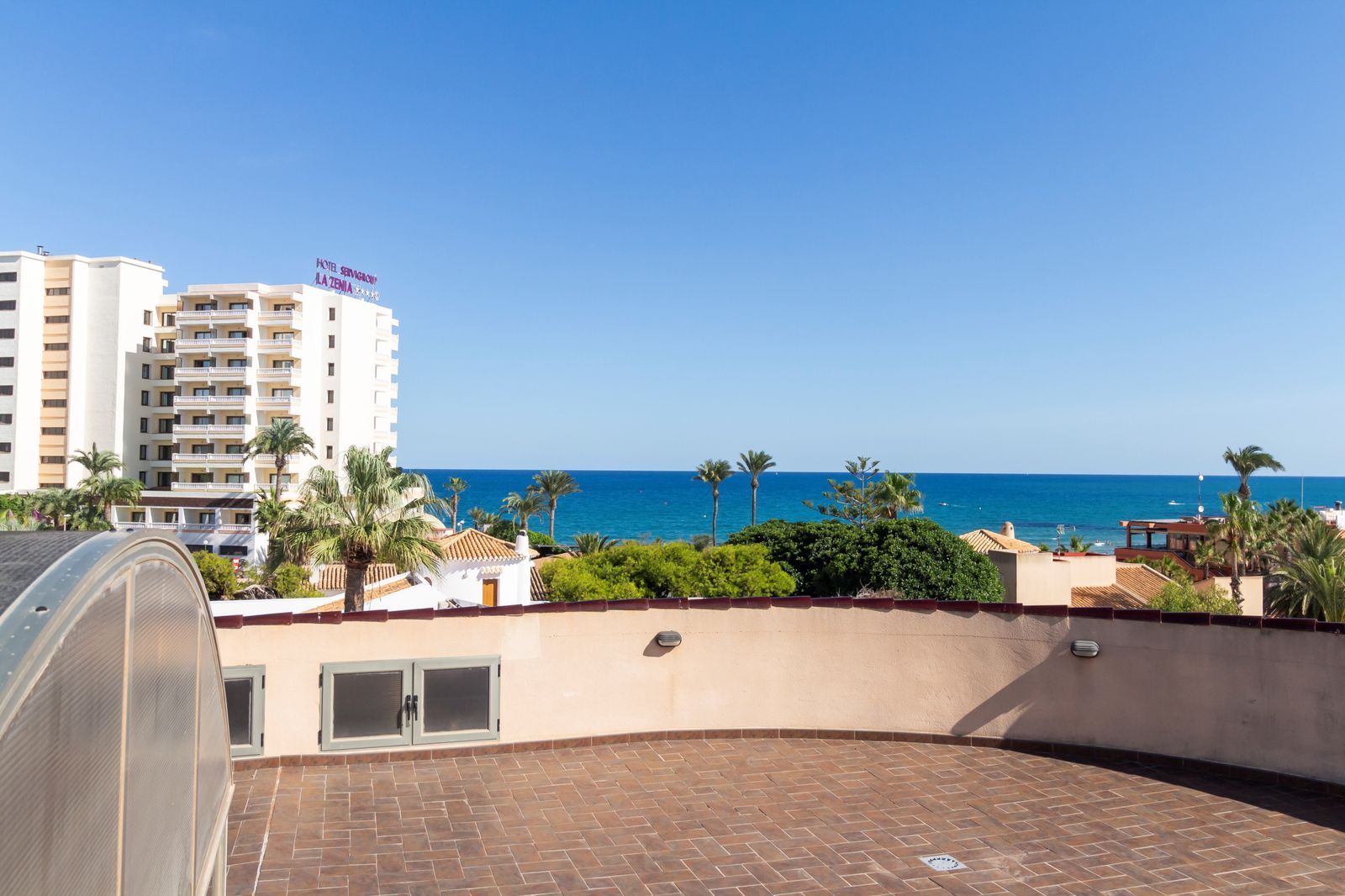 Huvila La Zenia, Alicante, Espanja 624 m2 No. 190779