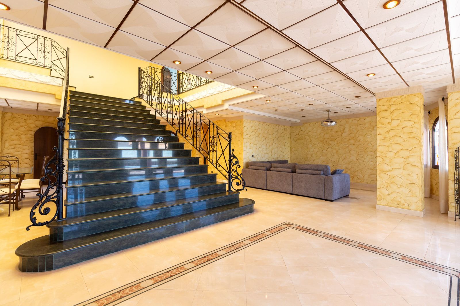 Huvila La Zenia, Alicante, Espanja 624 m2 No. 190779