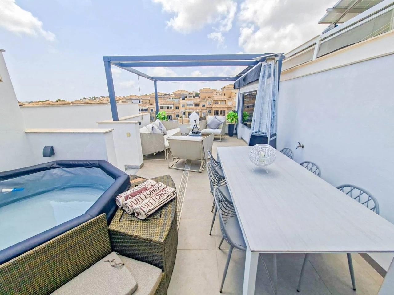 Villa Villamartin, Alicante, Spānijā 3 istabas,  Nr. 196347