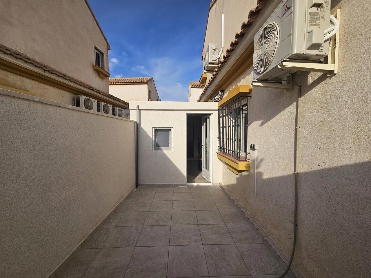 Villa à La Zenia, Alicante, Espagne 3 chambres,  No. 196348