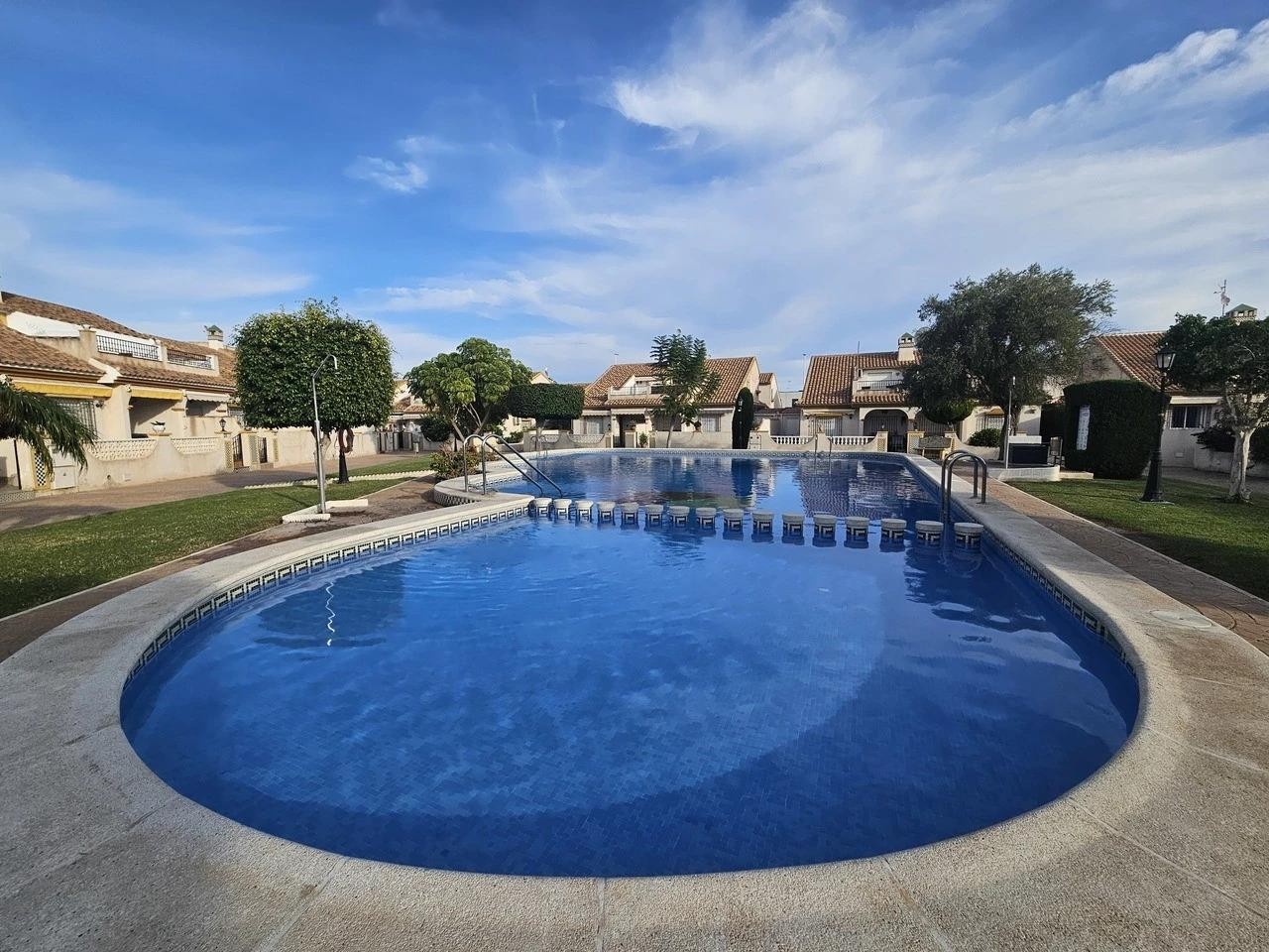 Villa à La Zenia, Alicante, Espagne 3 chambres,  No. 196348