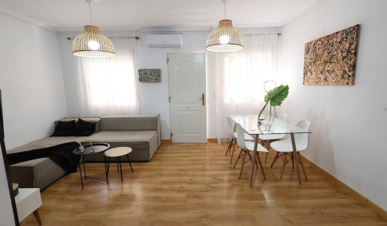 Dvīņu māja Playa Flamenca II, Alicante, Spānijā 3 istabas, 86 m2 Nr. 196344