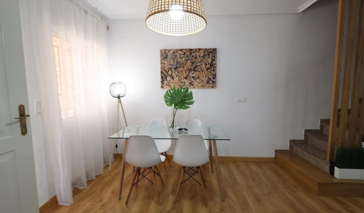 Dvīņu māja Playa Flamenca II, Alicante, Spānijā 3 istabas, 86 m2 Nr. 196344
