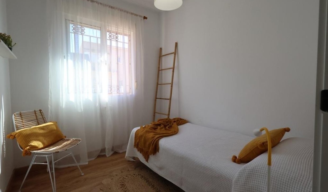 Dvīņu māja Playa Flamenca II, Alicante, Spānijā 3 istabas, 86 m2 Nr. 196344