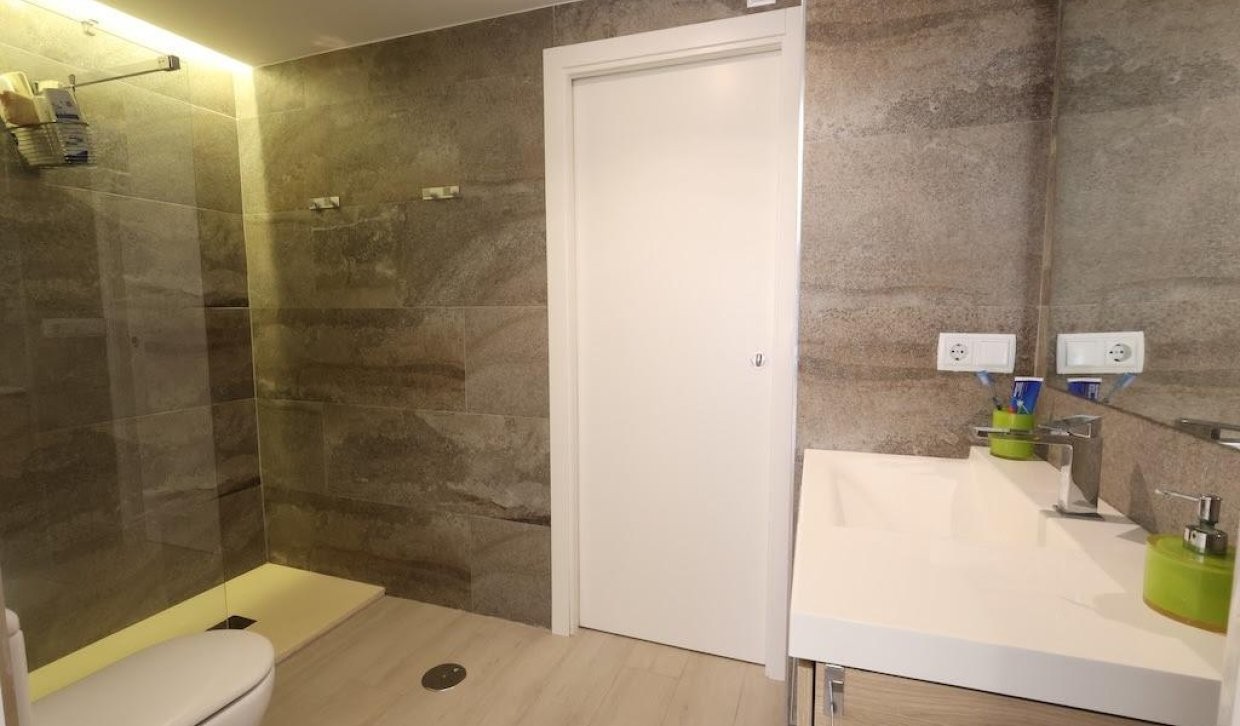 Appartamento a Dehesa De Campoamor, Alicante, Spagna 3 camere da letto, 101 mq. N° 196346