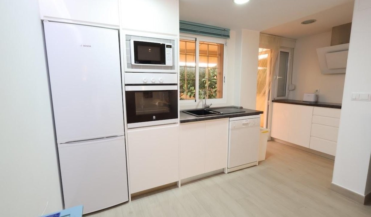 Appartamento a Dehesa De Campoamor, Alicante, Spagna 3 camere da letto, 101 mq. N° 196346
