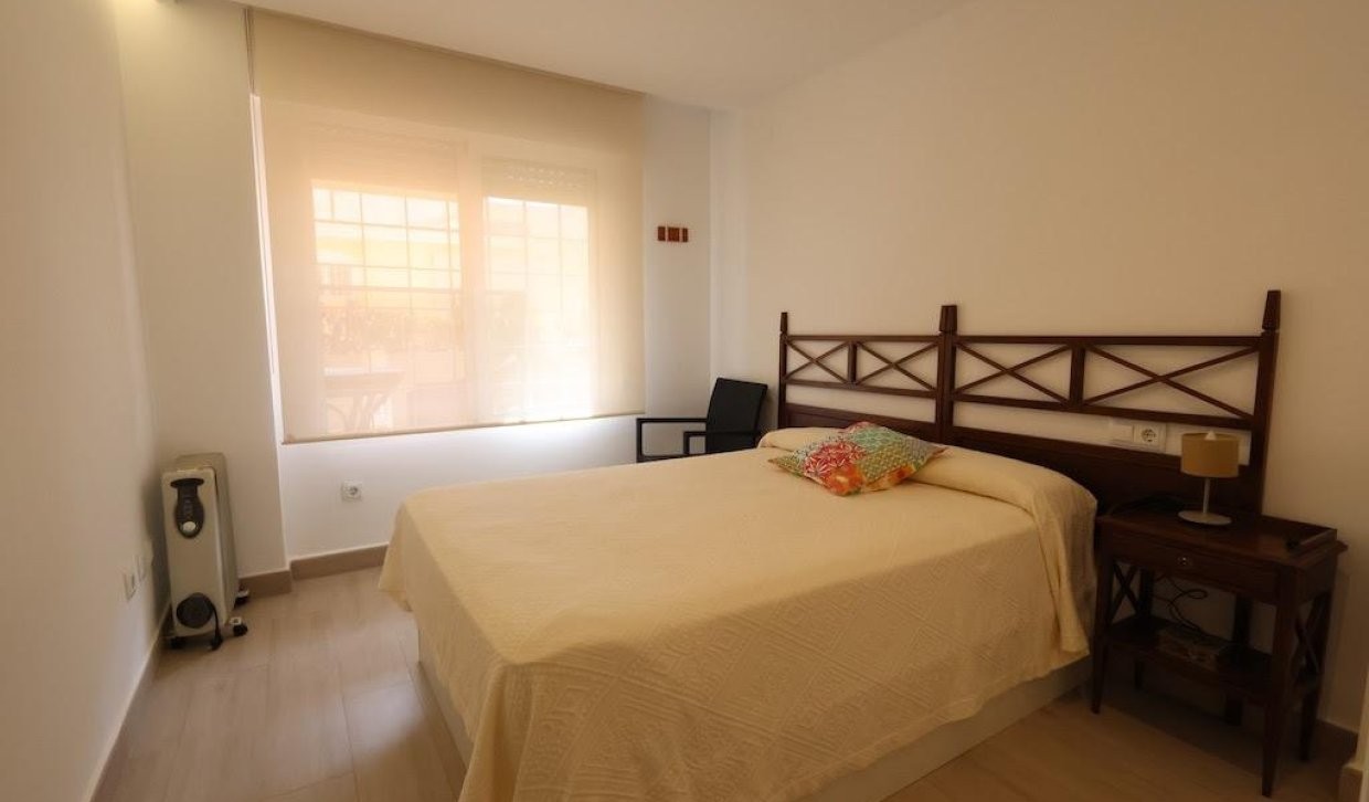 Appartamento a Dehesa De Campoamor, Alicante, Spagna 3 camere da letto, 101 mq. N° 196346