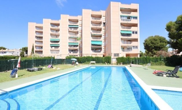Appartamento a Dehesa De Campoamor, Alicante, Spagna 3 camere da letto, 101 mq. N° 196346
