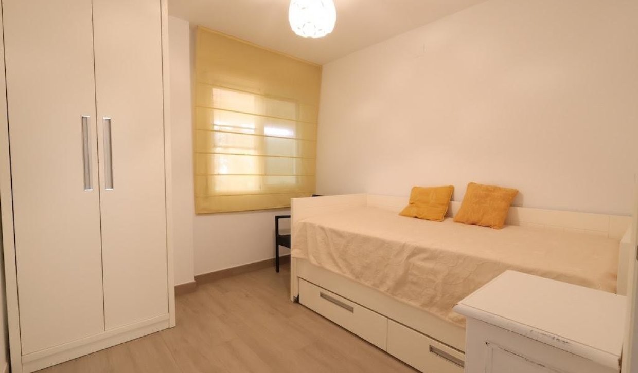 Appartamento a Dehesa De Campoamor, Alicante, Spagna 3 camere da letto, 101 mq. N° 196346