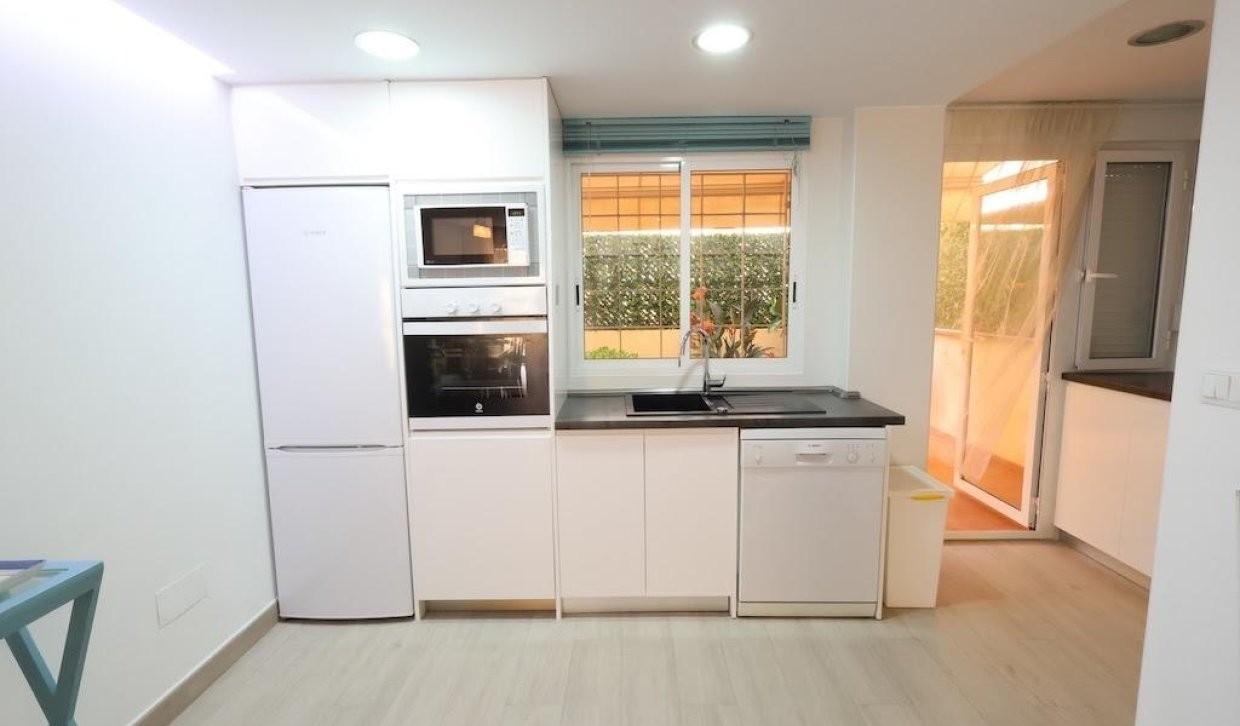 Appartamento a Dehesa De Campoamor, Alicante, Spagna 3 camere da letto, 101 mq. N° 196346