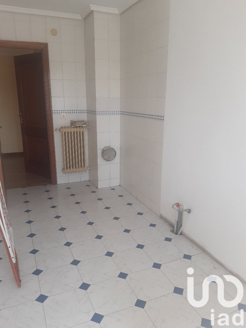 Apartamento en La Bañeza, León, España 1 dormitorio, 95 m2 No. 185880