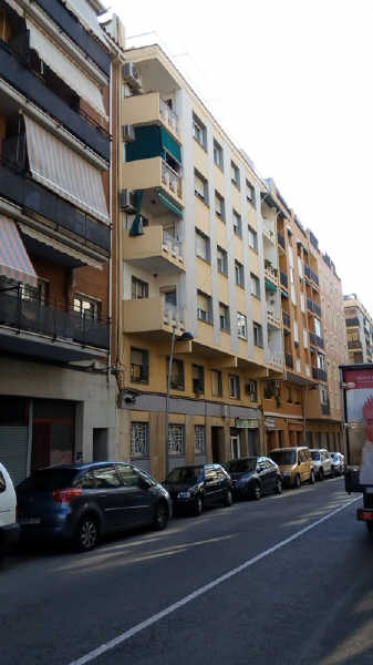 Lägenhet i Ripollet, Barcelona, Spanien 3 sovrum, 81 kvm. Nr. 191170