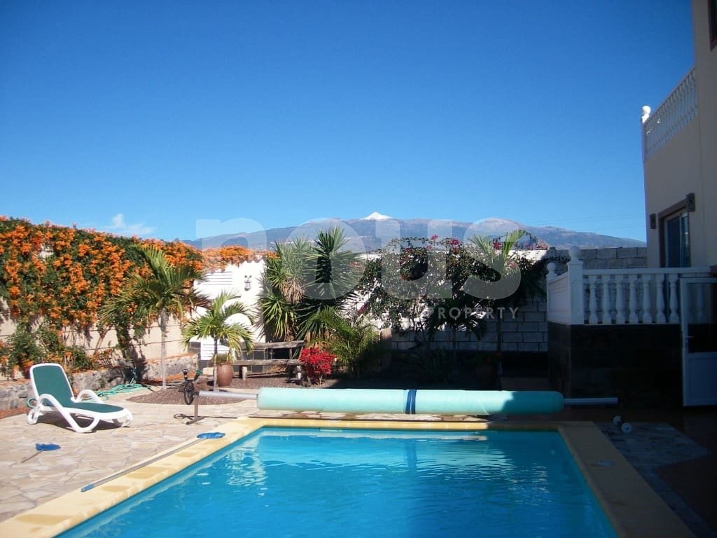 Villa à Tenerife, Espagne 6 chambres, 360 m2 No. 103042