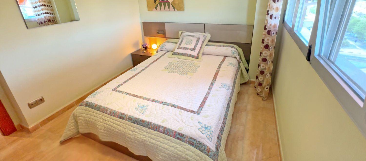 Apartament w Alicante, Hiszpania 4 sypialnie, 108 mkw. nr 181772