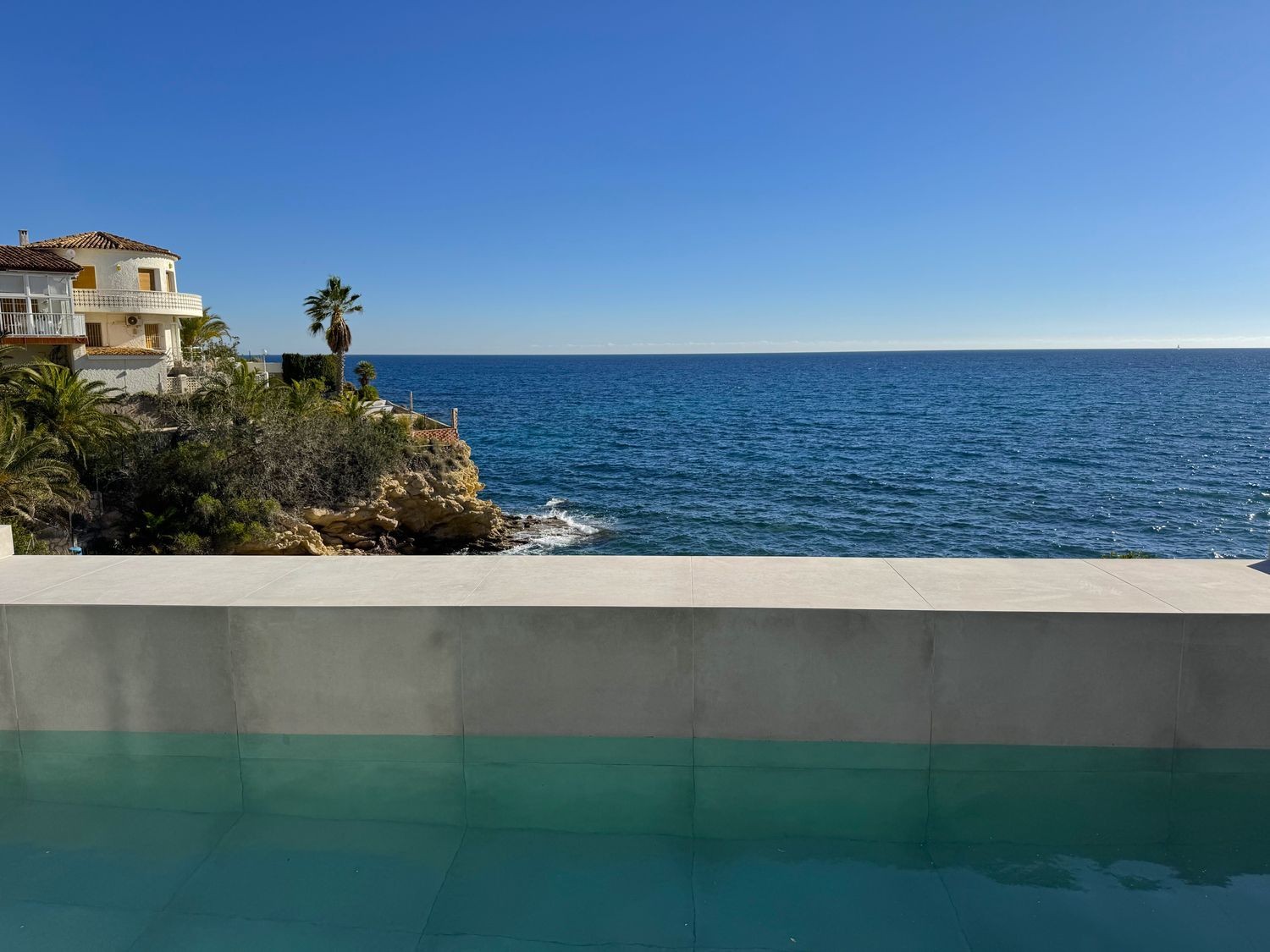 Villa in El Campello, Alicante, Spain 5 bedrooms, 365 sq.m. No. 181771
