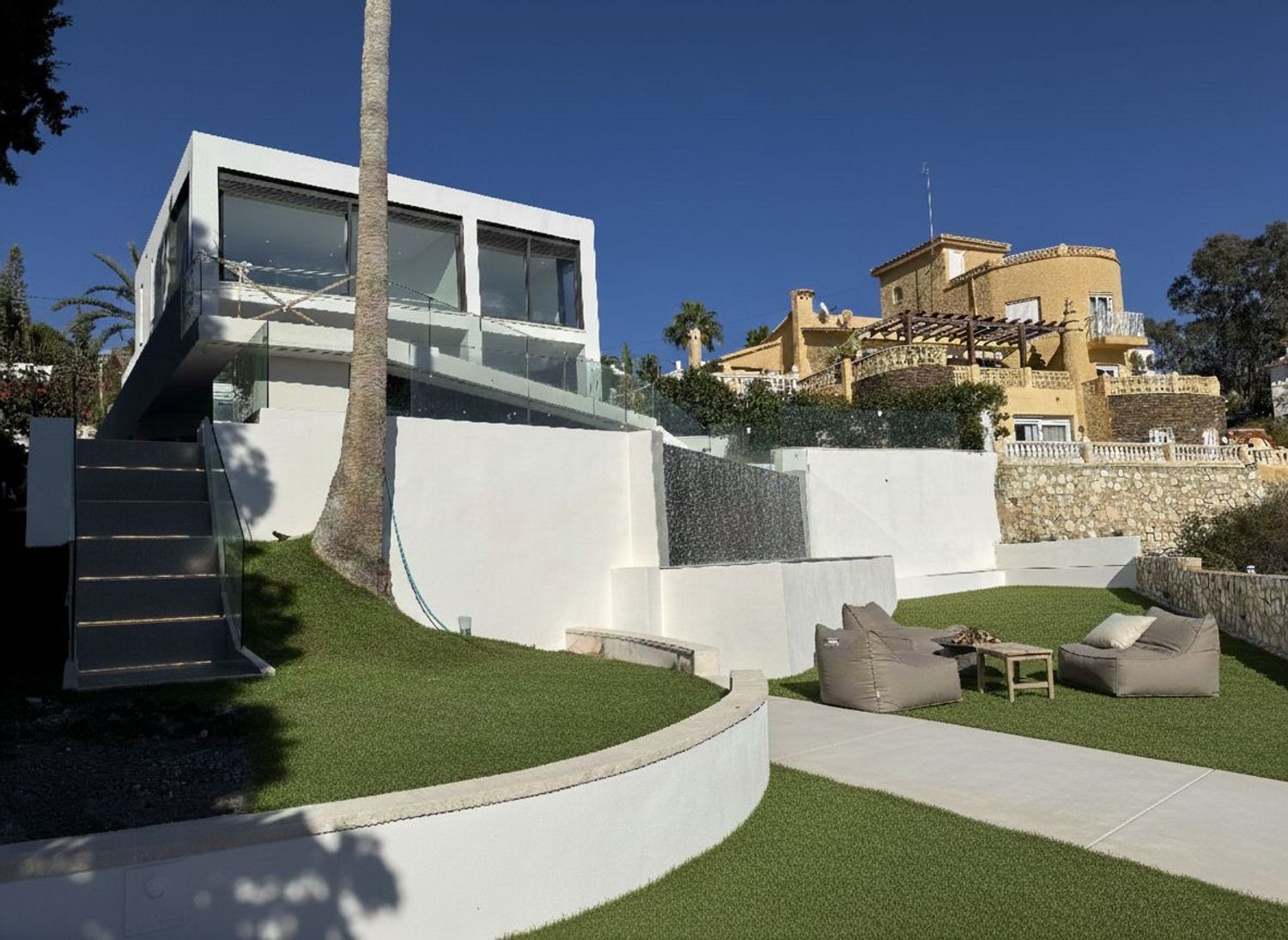 Villa in El Campello, Alicante, Spain 5 bedrooms, 365 sq.m. No. 181771