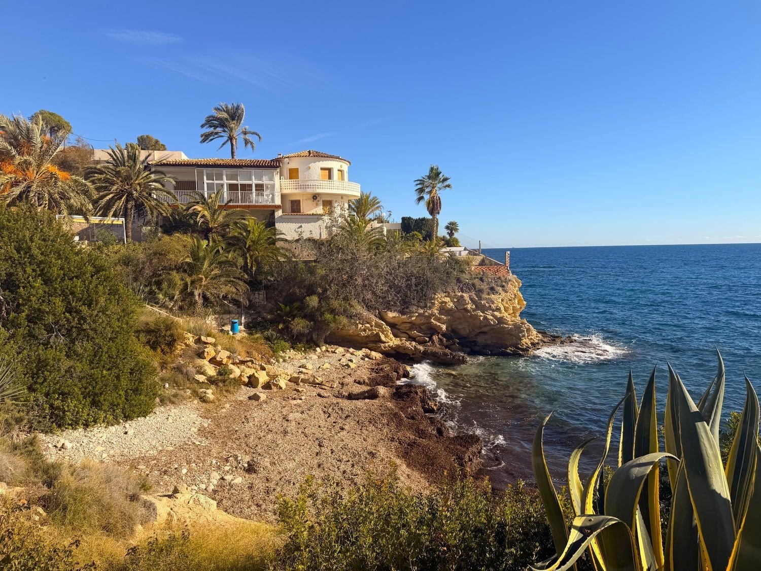 Villa in El Campello, Alicante, Spain 5 bedrooms, 365 sq.m. No. 181771