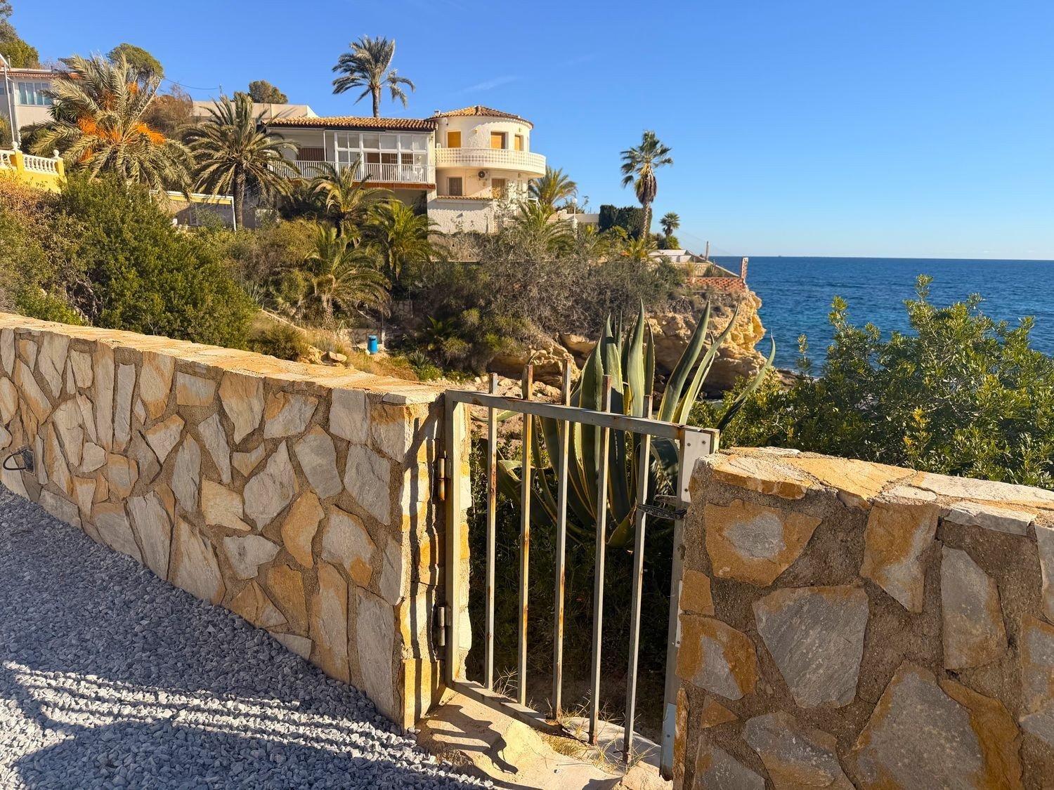 Villa in El Campello, Alicante, Spain 5 bedrooms, 365 sq.m. No. 181771