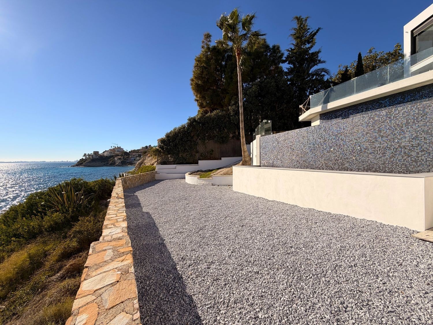 Villa in El Campello, Alicante, Spain 5 bedrooms, 365 sq.m. No. 181771