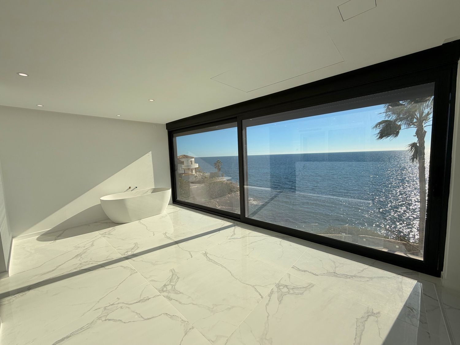 Villa in El Campello, Alicante, Spain 5 bedrooms, 365 sq.m. No. 181771