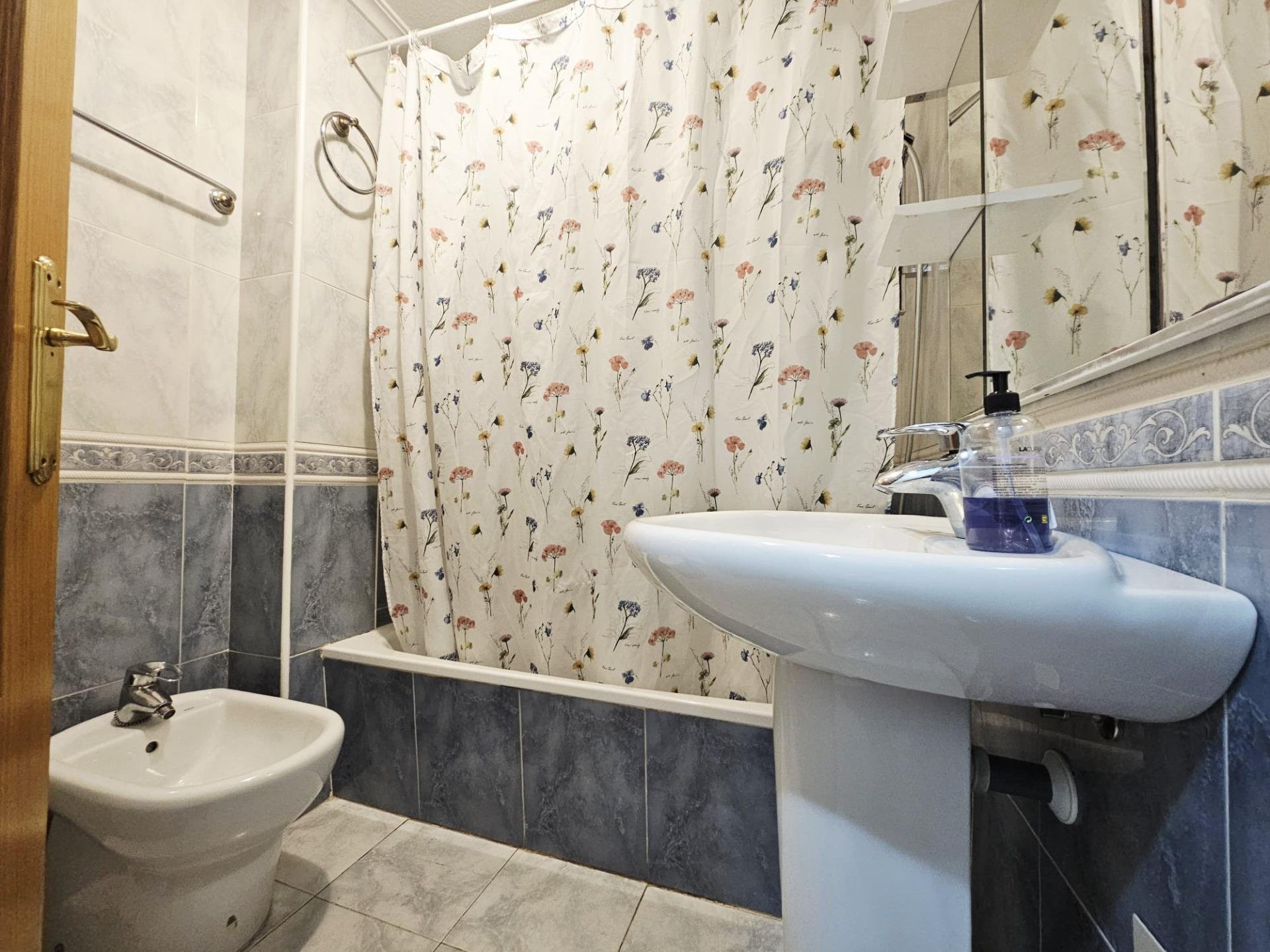 Apartamento en Torrevieja, Alicante, España 3 dormitorios, 126 m2 No. 155625