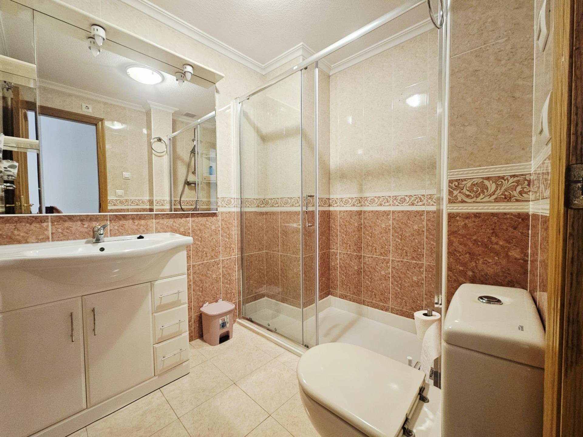 Apartamento en Torrevieja, Alicante, España 3 dormitorios, 126 m2 No. 155625
