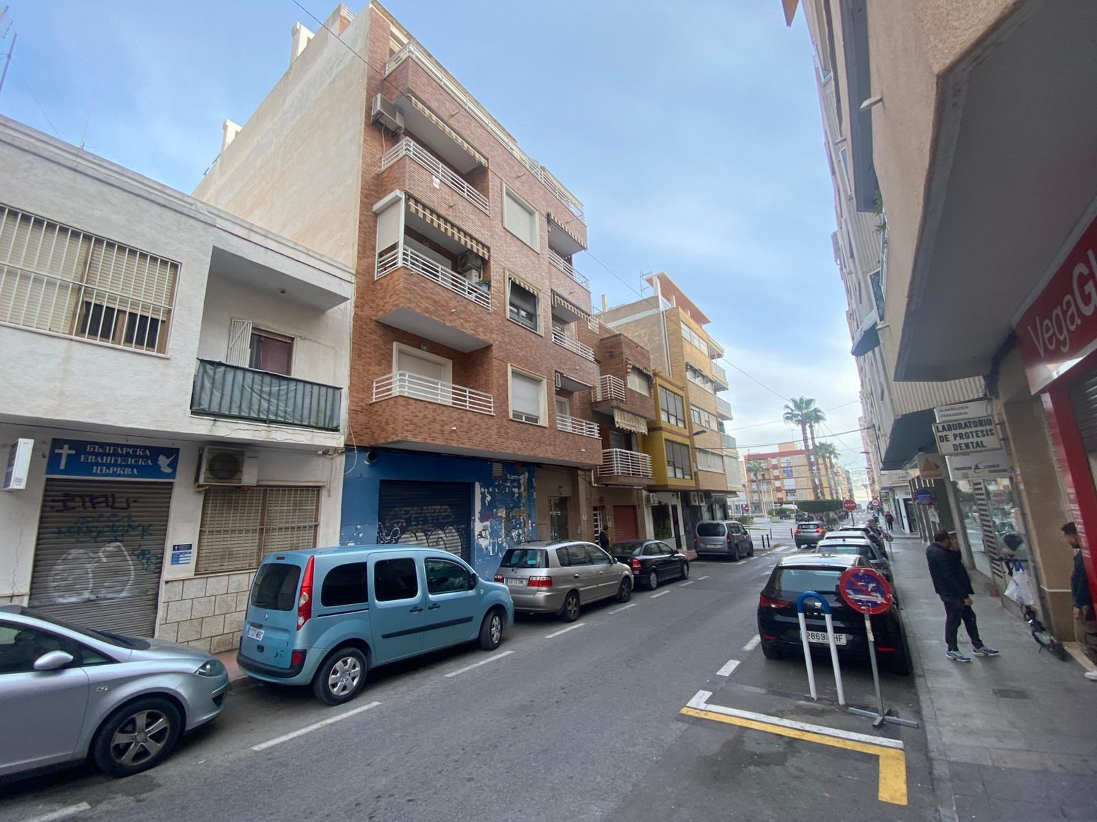 Apartamento en Torrevieja, Alicante, España 3 dormitorios, 126 m2 No. 155625