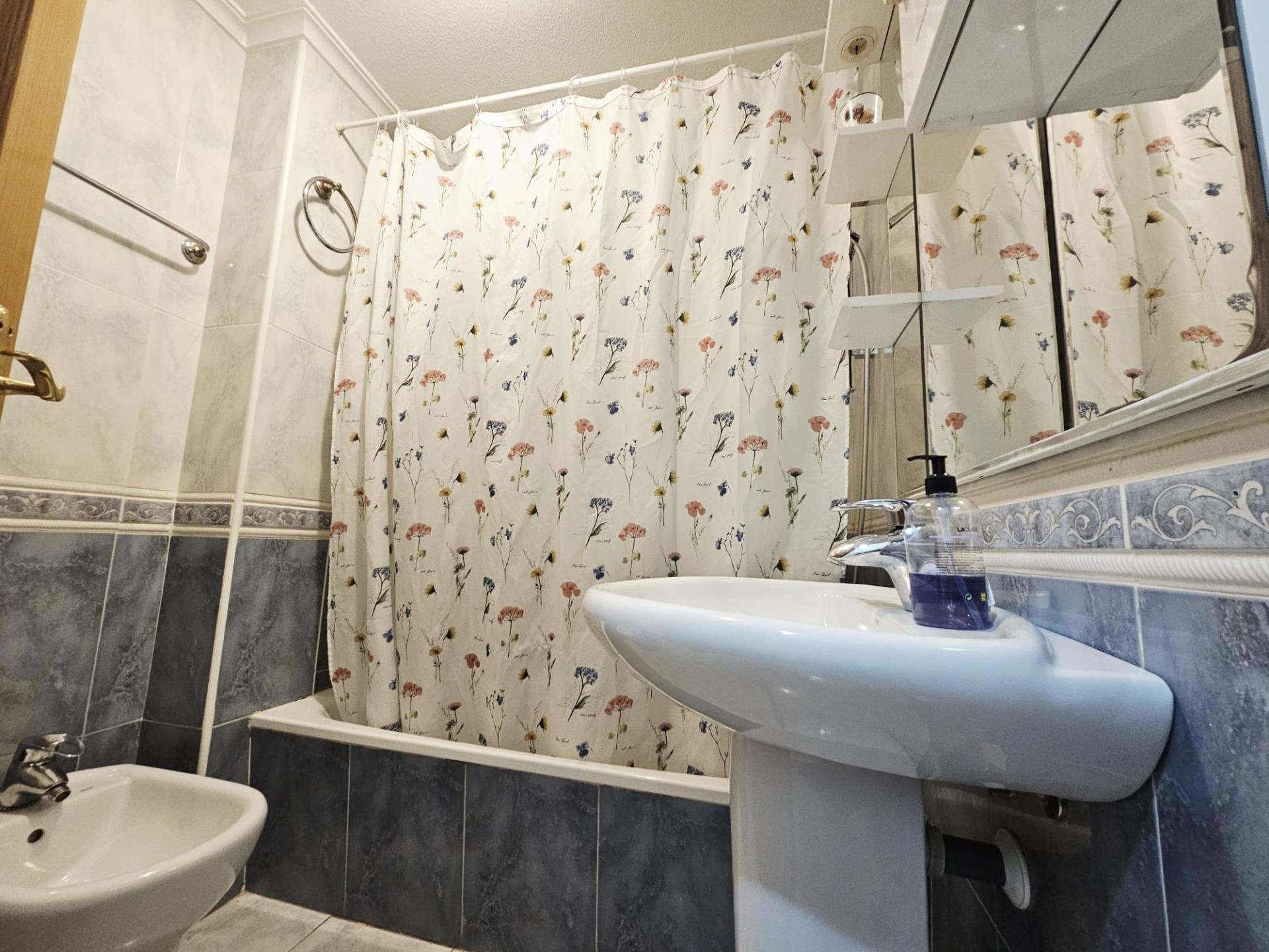 Apartamento en Torrevieja, Alicante, España 3 dormitorios, 126 m2 No. 155625