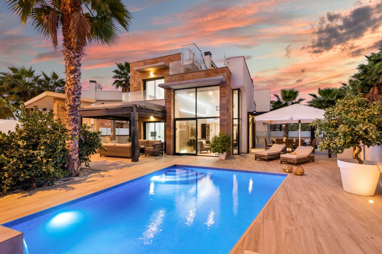 Villa Cabo Roig, Alicante, Spānijā 5 istabas, 180 m2 Nr. 148615