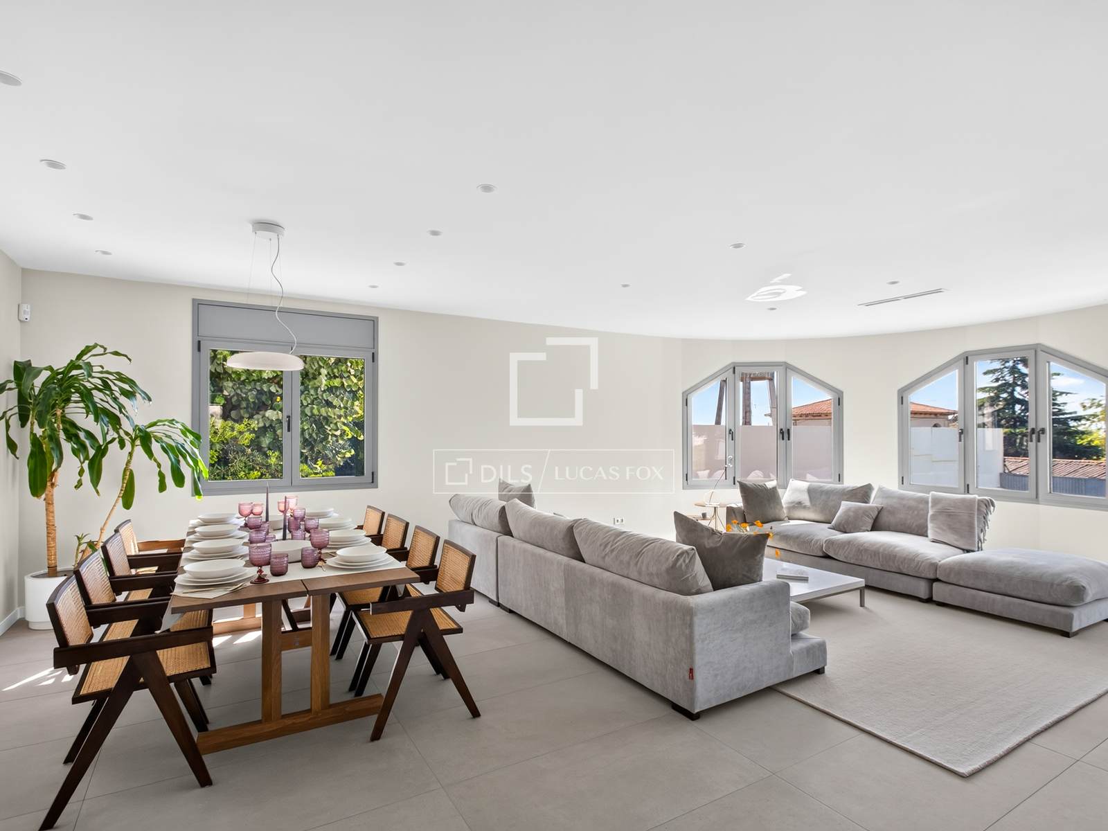 Villa in El Masnou, Barcelona, Spain 6 bedrooms, 540 sq.m. No. 164875