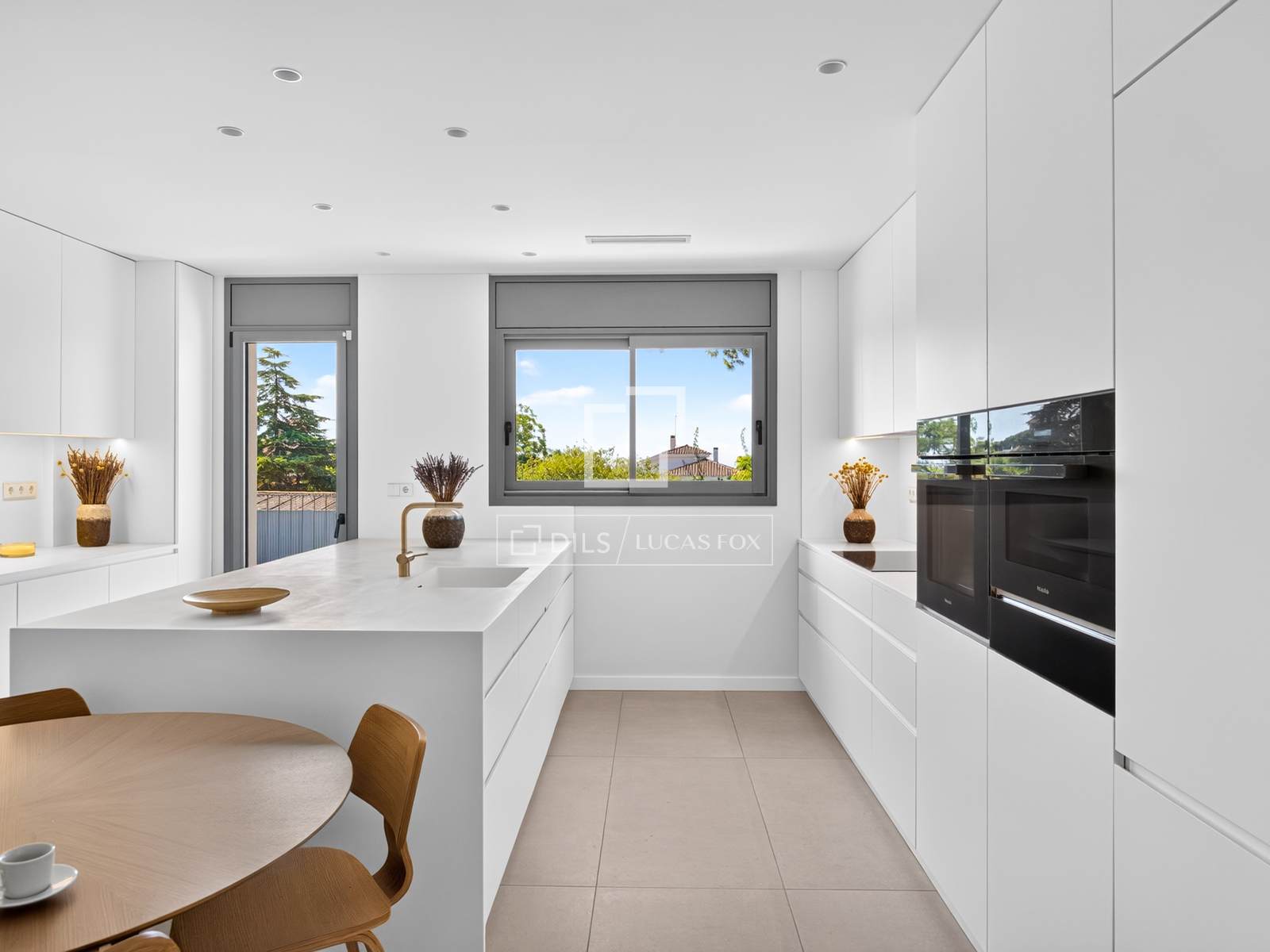Villa in El Masnou, Barcelona, Spain 6 bedrooms, 540 sq.m. No. 164875