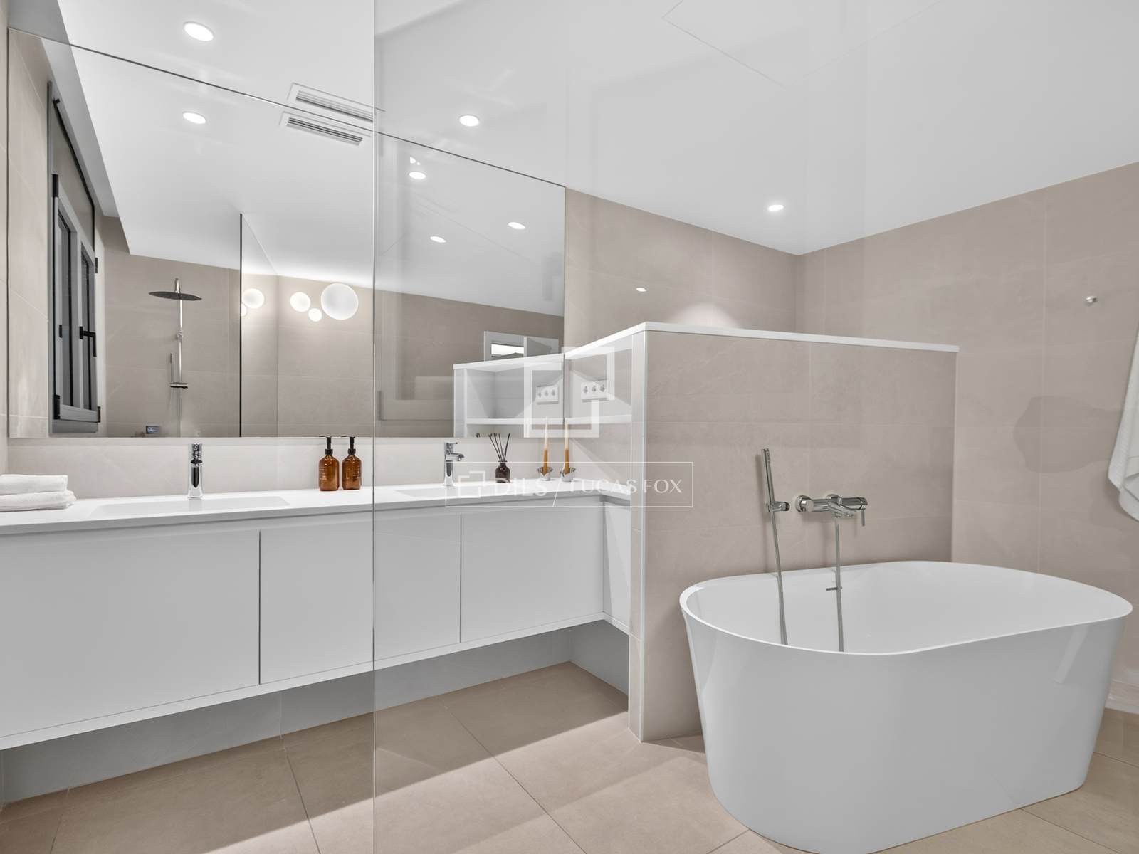 Villa in El Masnou, Barcelona, Spain 6 bedrooms, 540 sq.m. No. 164875
